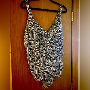 EVRI 3X one piece bathing suit